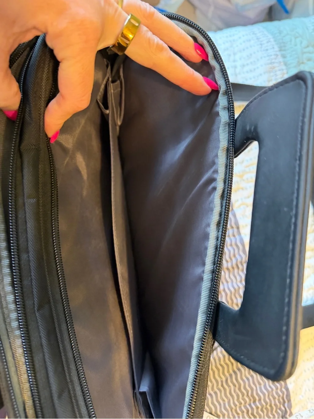 Dell Black Laptop Messenger Bag with Padded Strap